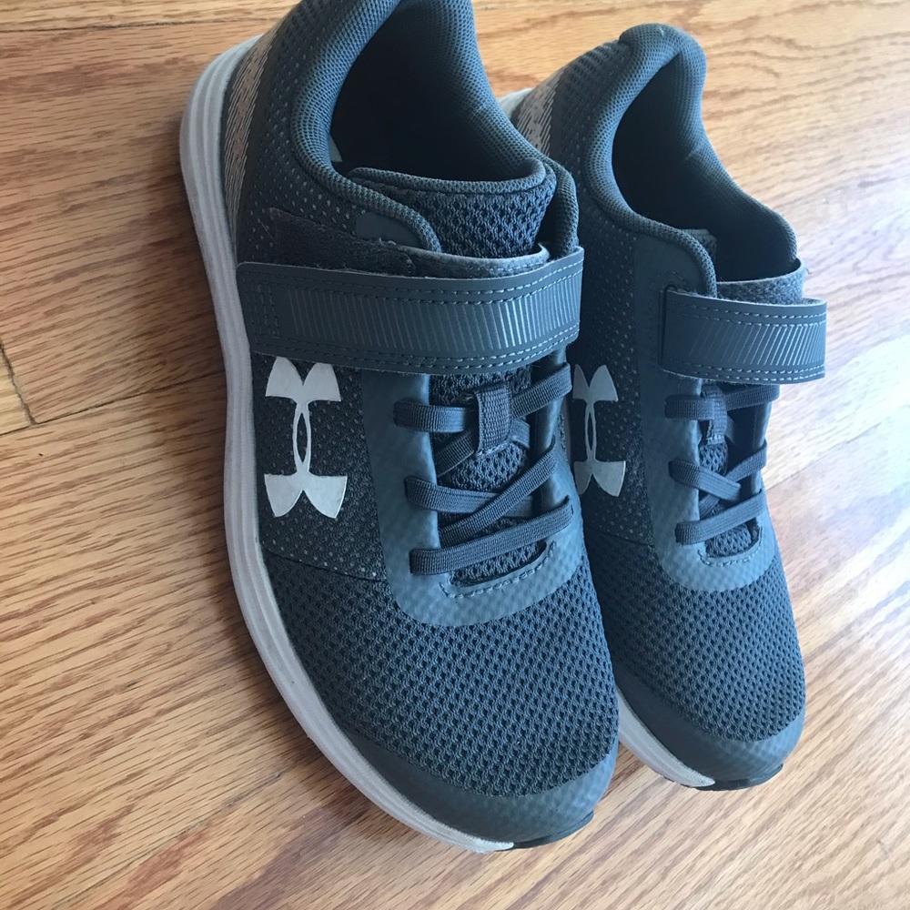 Boys Under Armour Sneakers size 3